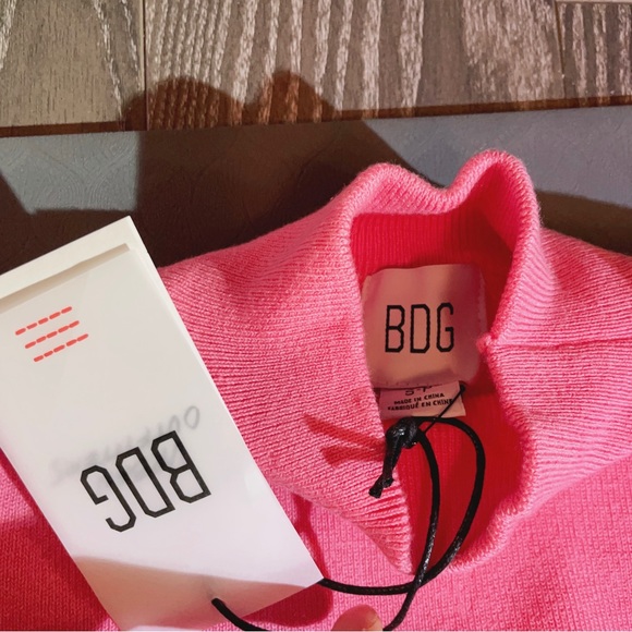 BDG pink long sleeve sweater S - Picture 2 of 4